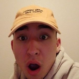Youtuber dad hat